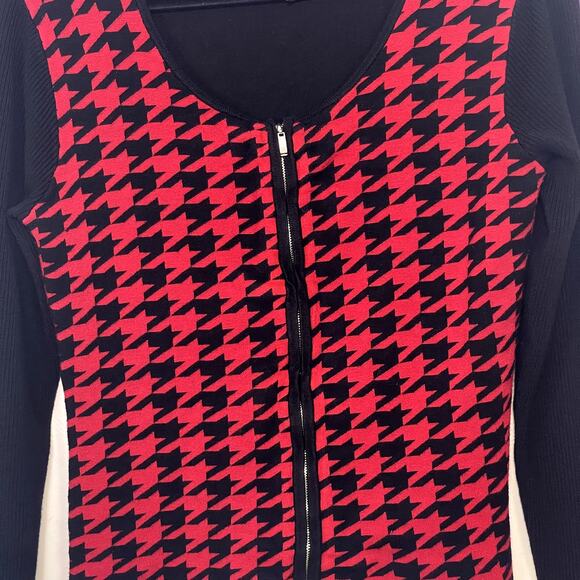 Women's Michelle Nicole Red and Black Houndstooth Zip Up Sweater Medium - Picture 3 of 4